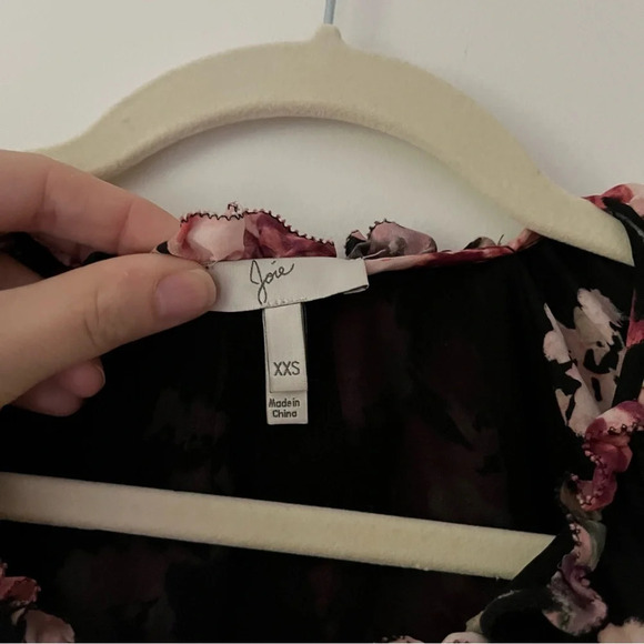 Joie 100% Silk Floral Print Blouse in Black Pink and Cream Size XXS Boho - Picture 3 of 6